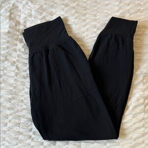 Athleta Black Salutation Jogger